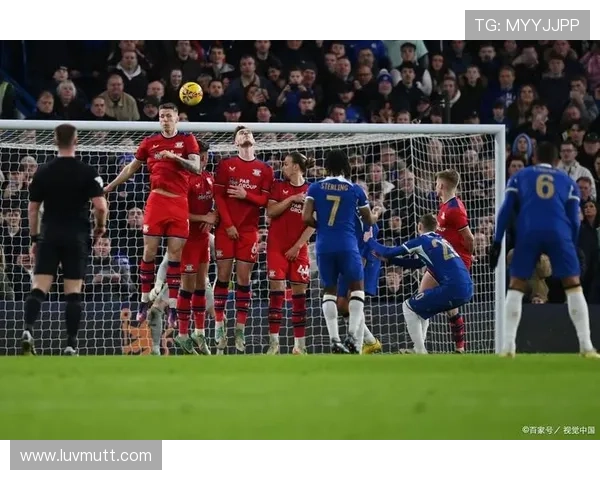 西汉姆联全力争夺欧战名额，未来比赛表现将成关键因素