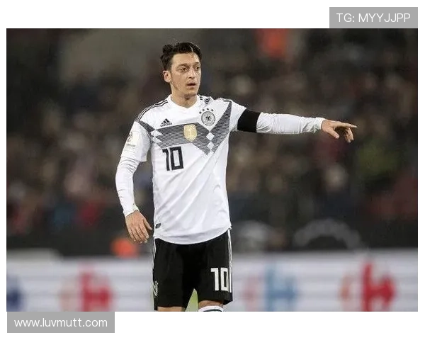 萨拉赫在世俱杯中的表现值得关注，助球队晋级决赛续写传奇篇章