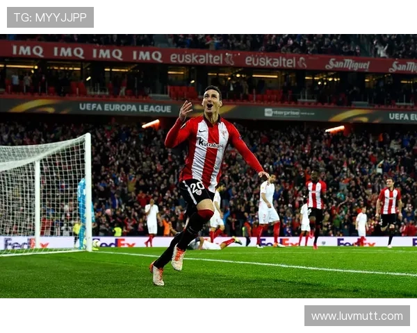 阿拉维斯中场组织能力近期表现稳健，攻防转换效率持续提升