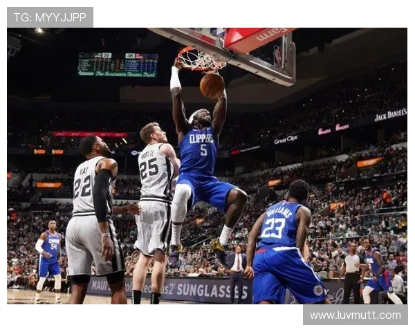 扎伊恩突破拉开内线差距 提升球队禁区得分效率